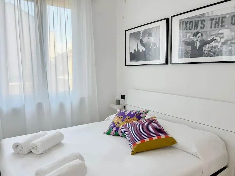 Sunnyflat Near Navigli E Bocconi Appartement Milaan